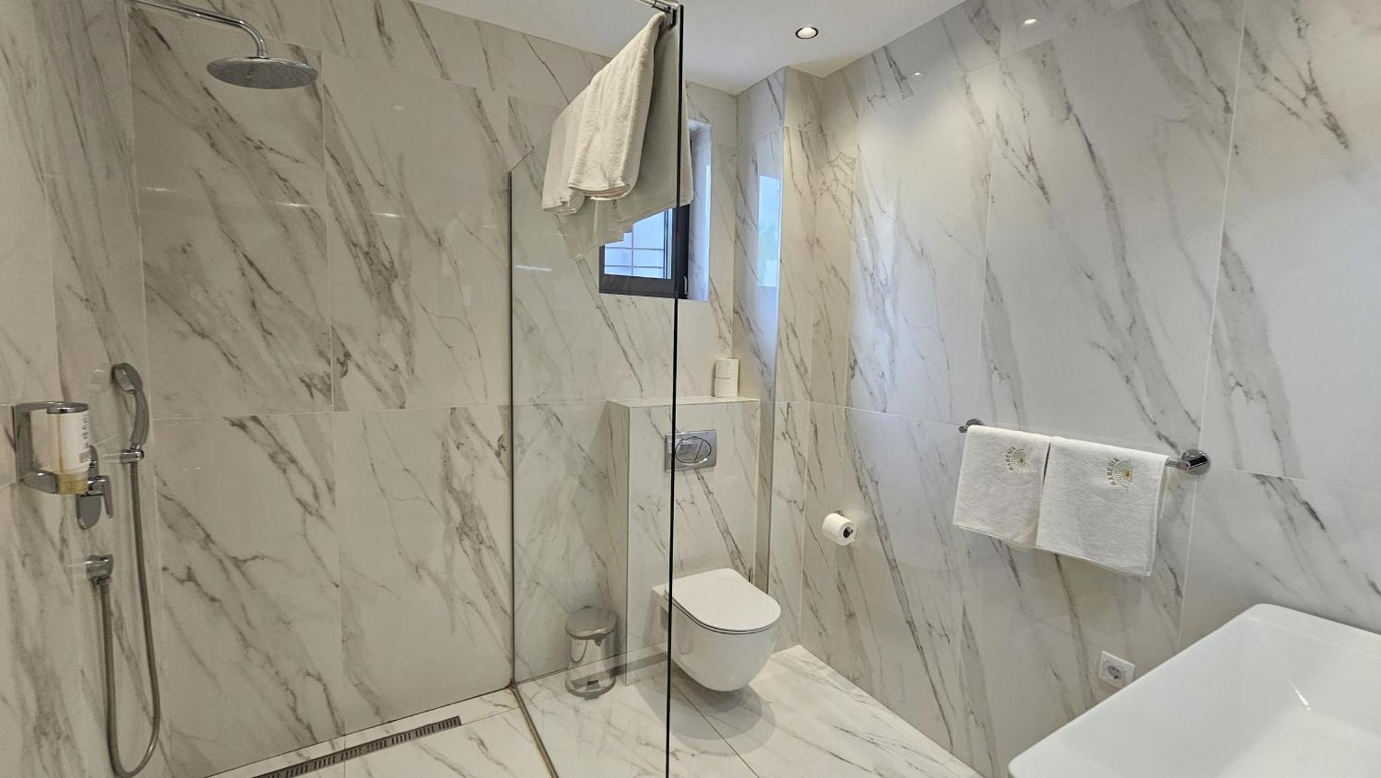 Maresia Boutique Suites Budua Esterno foto