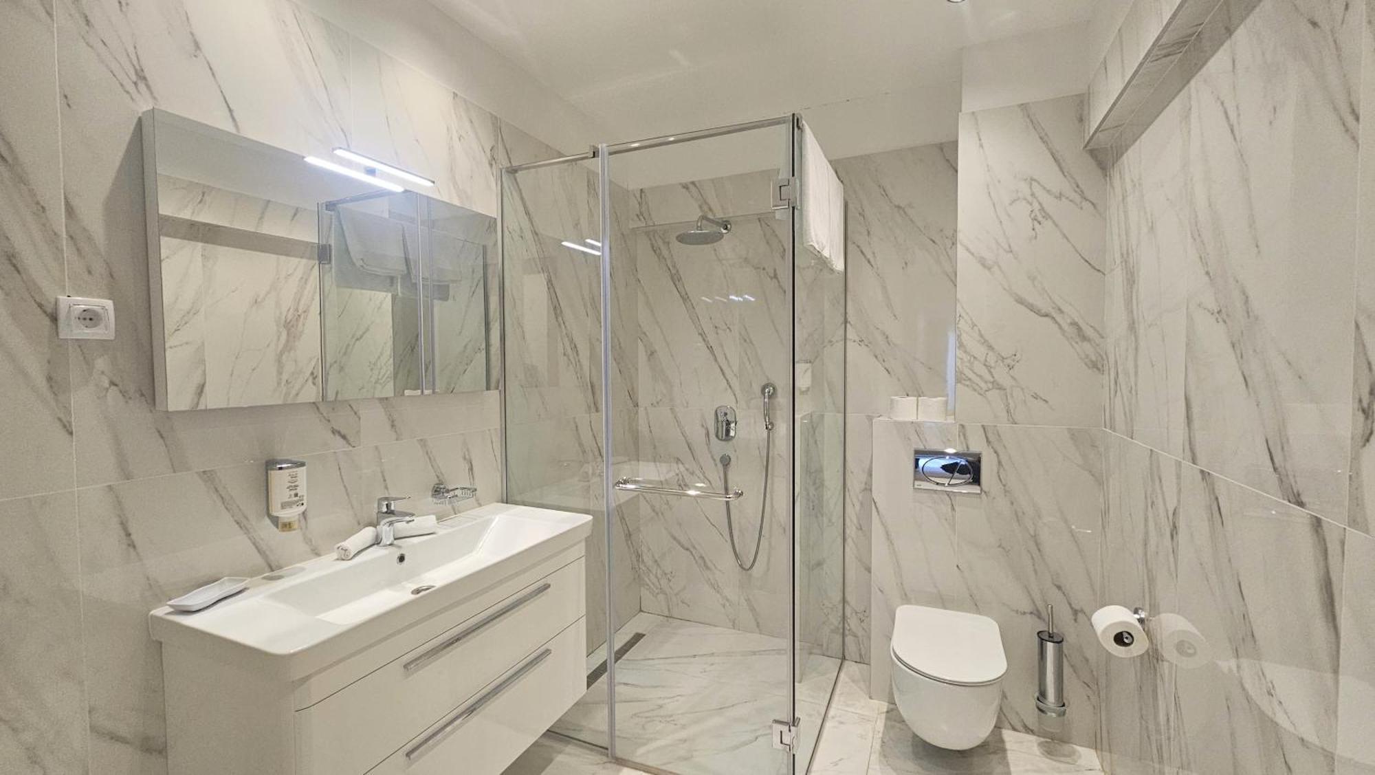 Maresia Boutique Suites Budua Esterno foto