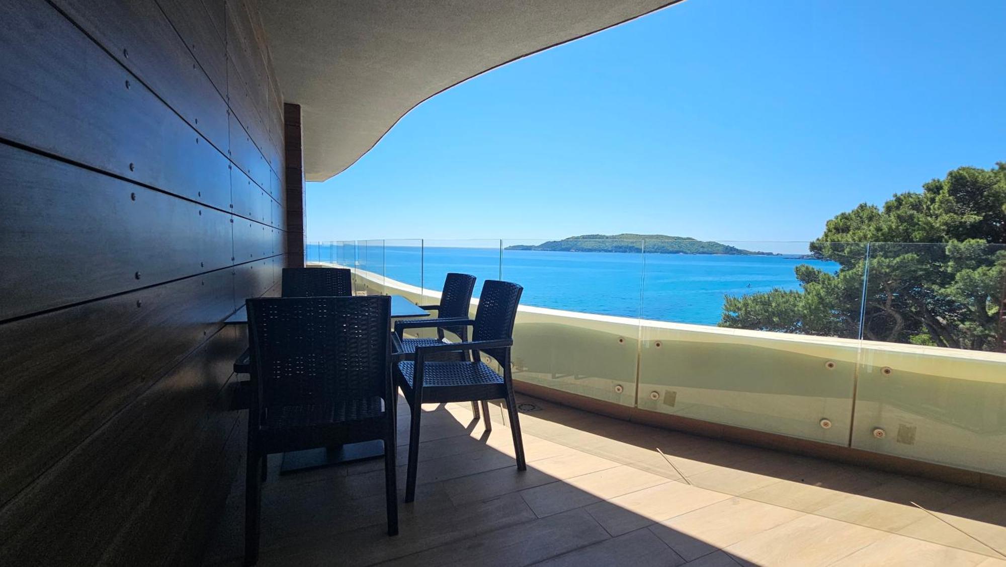 Maresia Boutique Suites Budua Esterno foto